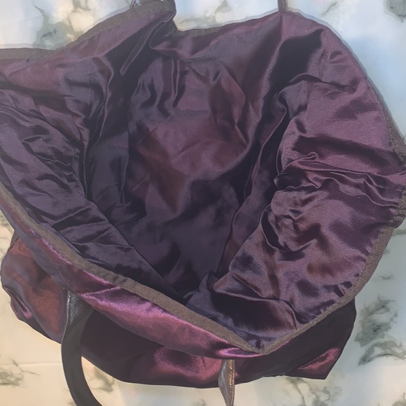 🎒 Purple Satin Cinched Tote Bag - Picture 7 of 10